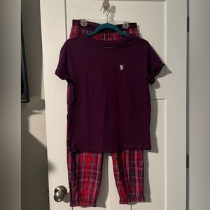 BRAND NEW, NEVER WORN VS PAJAMA SET.